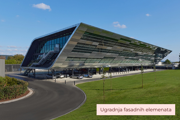 Ugradnja fasadnih elemenata za Bora u Herfordu